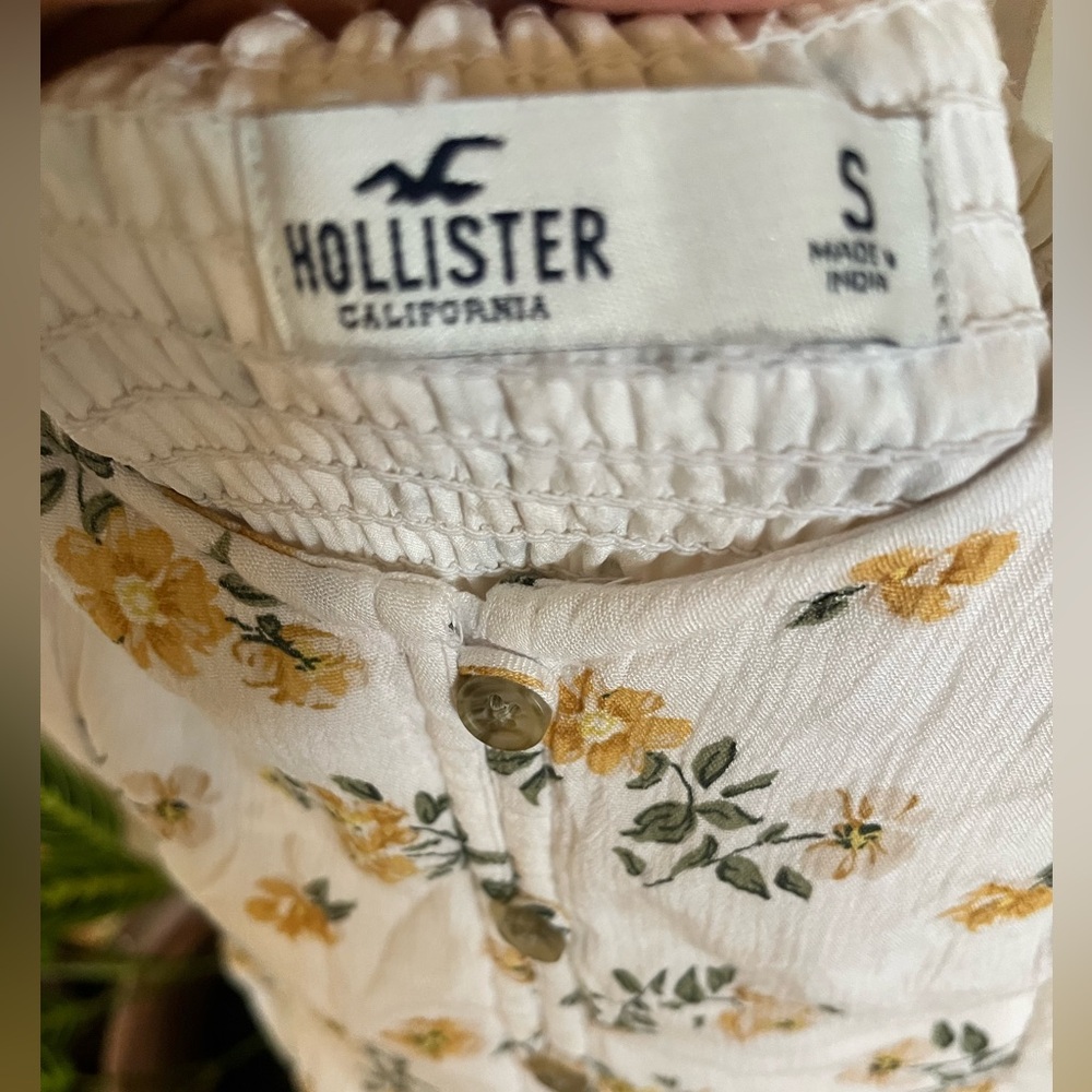 Hollister White Floral Mini Dress - Picture 4 of 4